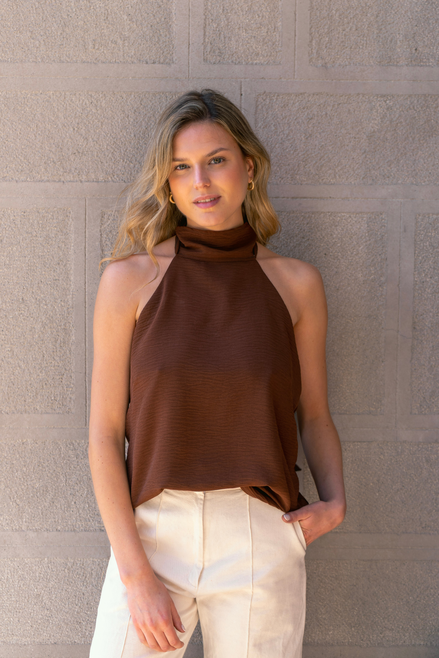 Top mujer café - Top Halter Café